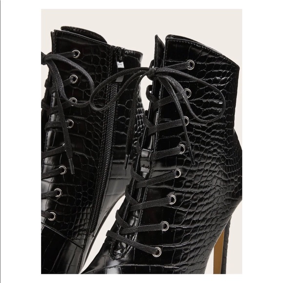 3/$25 5⭐️ Lace up Boots - Picture 4 of 6